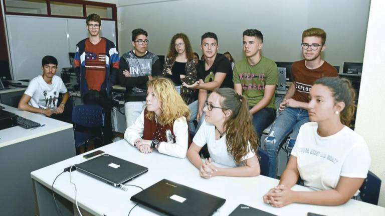 Alumnos del IES El Calero que ganaron el concurso organizado por la Agencia Espacial Europea (Foto C7)